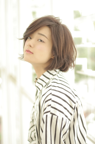 ほそかわわかな 細川若菜 ガッキー 谷垣良和 U-REALM 大人可愛い前髪長めのショートボブ