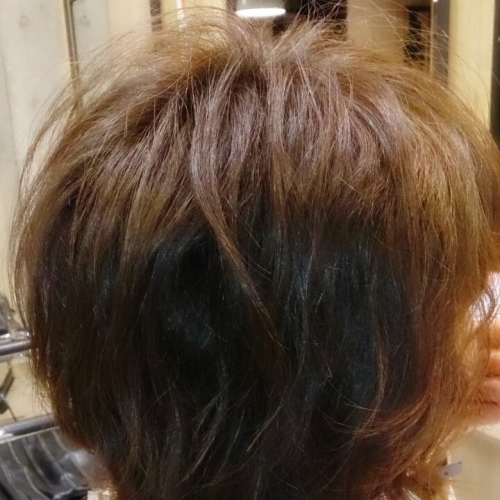髪が固くて直毛でボリュームが出ない人にふわっと柔らかいパーマを当ててみた