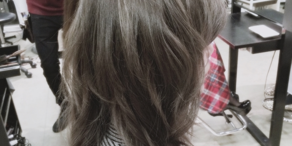 暗めプラチナアッシュ 光の加減で立体感が出てくるヘアカラー 2015年春の髪色 美容師 谷垣良和オフィシャルブログ U Realm Ginza 銀座の美容室