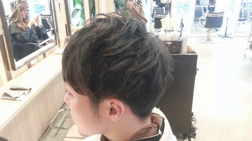 マルチバースでお世話になっている美容師【葛西祐介さん】がカットしに来てくれた04