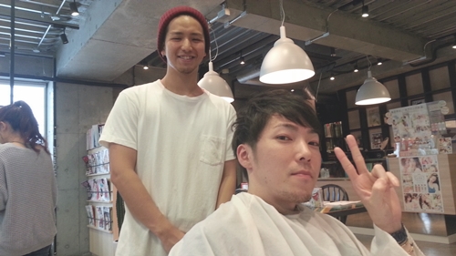 マルチバースでお世話になっている美容師【葛西祐介さん】がカットしに来てくれた03