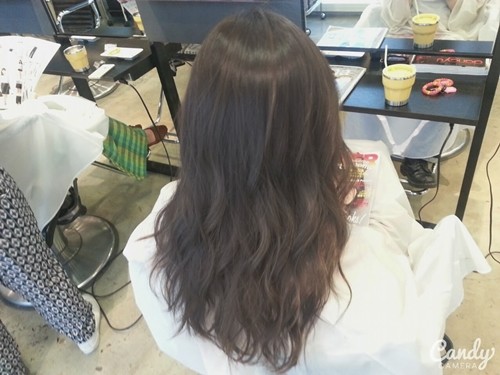 【6トーンの外国人風アッシュグレーカラー】暗くくすんだ感じがクールな髪色01