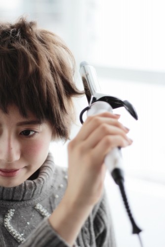 ショートヘアの乾かし方とスタイリング方法【ゆっとふわっと柔らかい髪型を作ろう】15