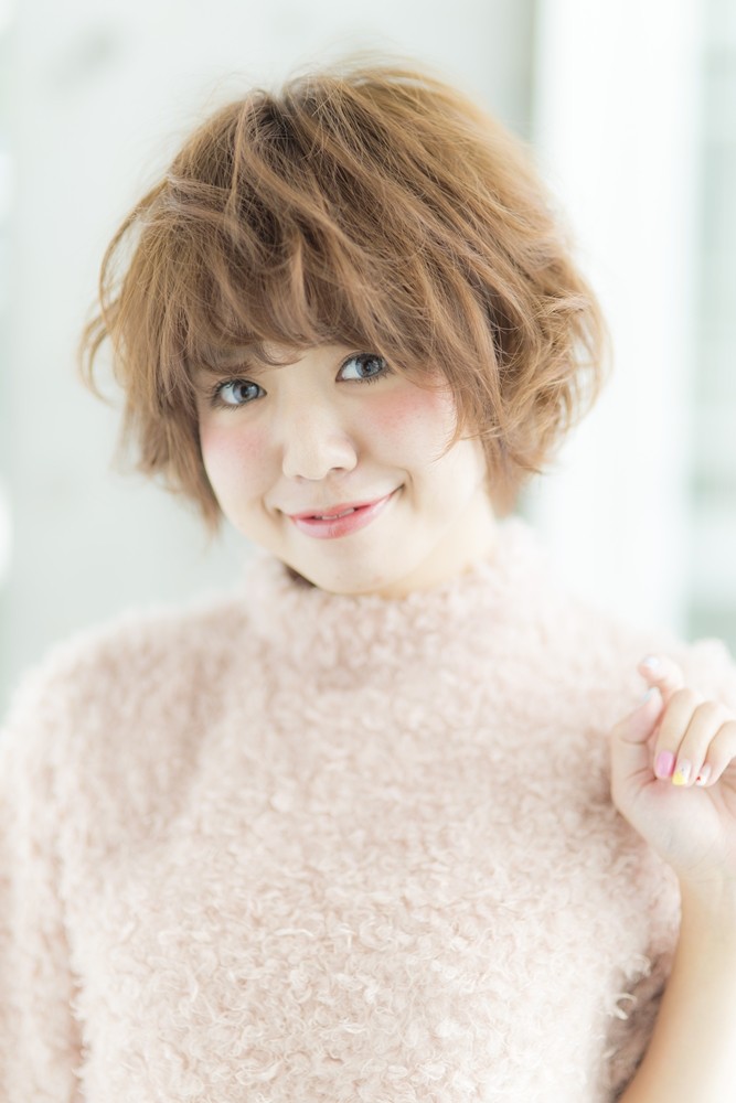 【柔らかい雰囲気】パーマスタイルのグラデーションボブ03