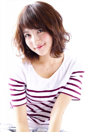 いはえりか（伊波絵梨花）グラデーションボブに波巻きするとこんな柔らかくてフワッとした髪型になるよ【2016春のフェミニンな女性のイメージ】08