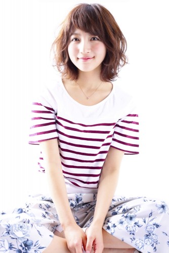 いはえりか（伊波絵梨花）グラデーションボブに波巻きするとこんな柔らかくてフワッとした髪型になるよ【2016春のフェミニンな女性のイメージ】05