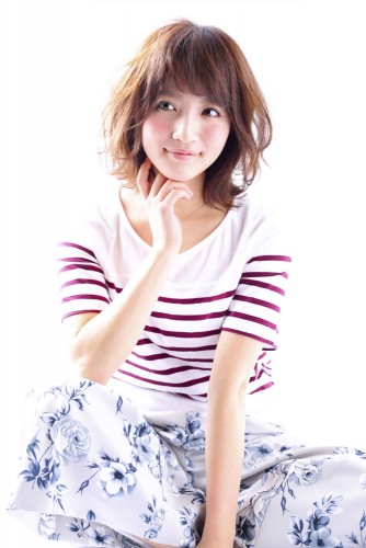 いはえりか（伊波絵梨花）グラデーションボブに波巻きするとこんな柔らかくてフワッとした髪型になるよ【2016春のフェミニンな女性のイメージ】09