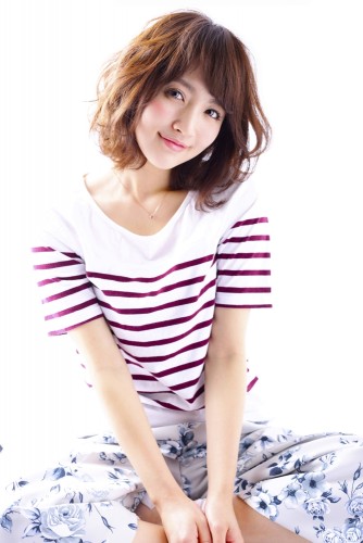 いはえりか（伊波絵梨花）グラデーションボブに波巻きするとこんな柔らかくてフワッとした髪型になるよ【2016春のフェミニンな女性のイメージ】03