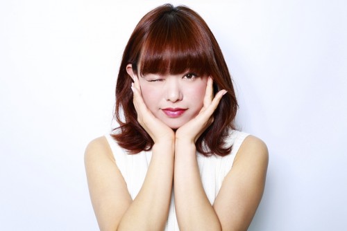 みやじままい（宮島舞）スマートなシルエットと外ハネのロブスタイル【凜とした大人の女性のイメージ】09