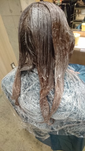 黒染めの状態からブリーチ使わずスモーキーアッシュに【黒染め落としの施術例】04