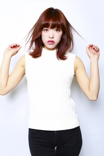 みやじままい（宮島舞）スマートなシルエットと外ハネのロブスタイル【凜とした大人の女性のイメージ】04