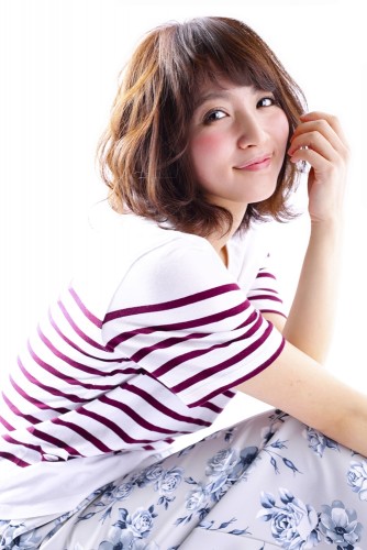 いはえりか（伊波絵梨花）グラデーションボブに波巻きするとこんな柔らかくてフワッとした髪型になるよ【2016春のフェミニンな女性のイメージ】01