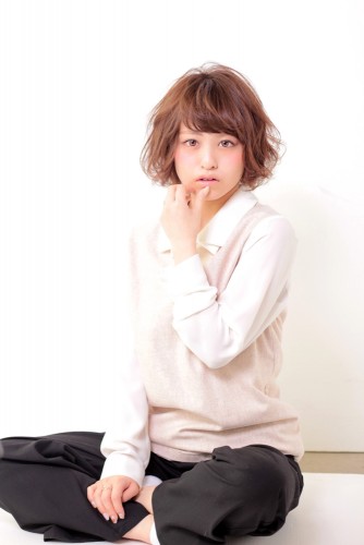 朝起きてワックスで仕上げる寝ぐせボブ【無造作】08