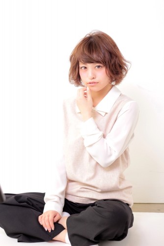 朝起きてワックスで仕上げる寝ぐせボブ【無造作】09