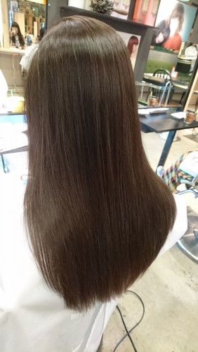 イルミナカラーの魅力とは?(透明感・ツヤ感・ダメージレス・アッシュが綺麗に染まる)07