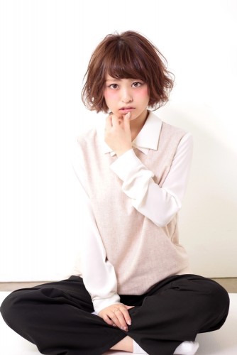 朝起きてワックスで仕上げる寝ぐせボブ【無造作】02