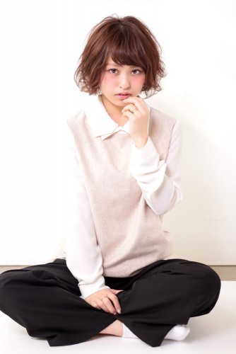 朝起きてワックスで仕上げる寝ぐせボブ【無造作】03