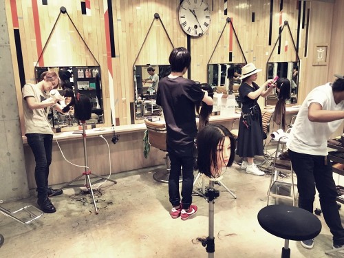 さらに技術を極めろ!スタイリスト全員参加のカットレッスン09