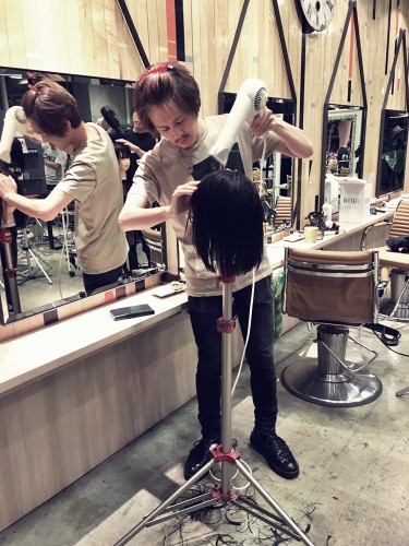 さらに技術を極めろ!スタイリスト全員参加のカットレッスン13