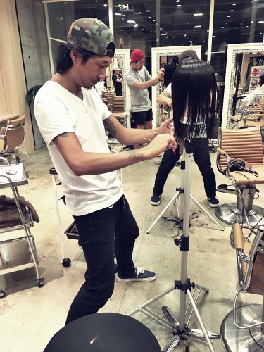 さらに技術を極めろ!スタイリスト全員参加のカットレッスン06